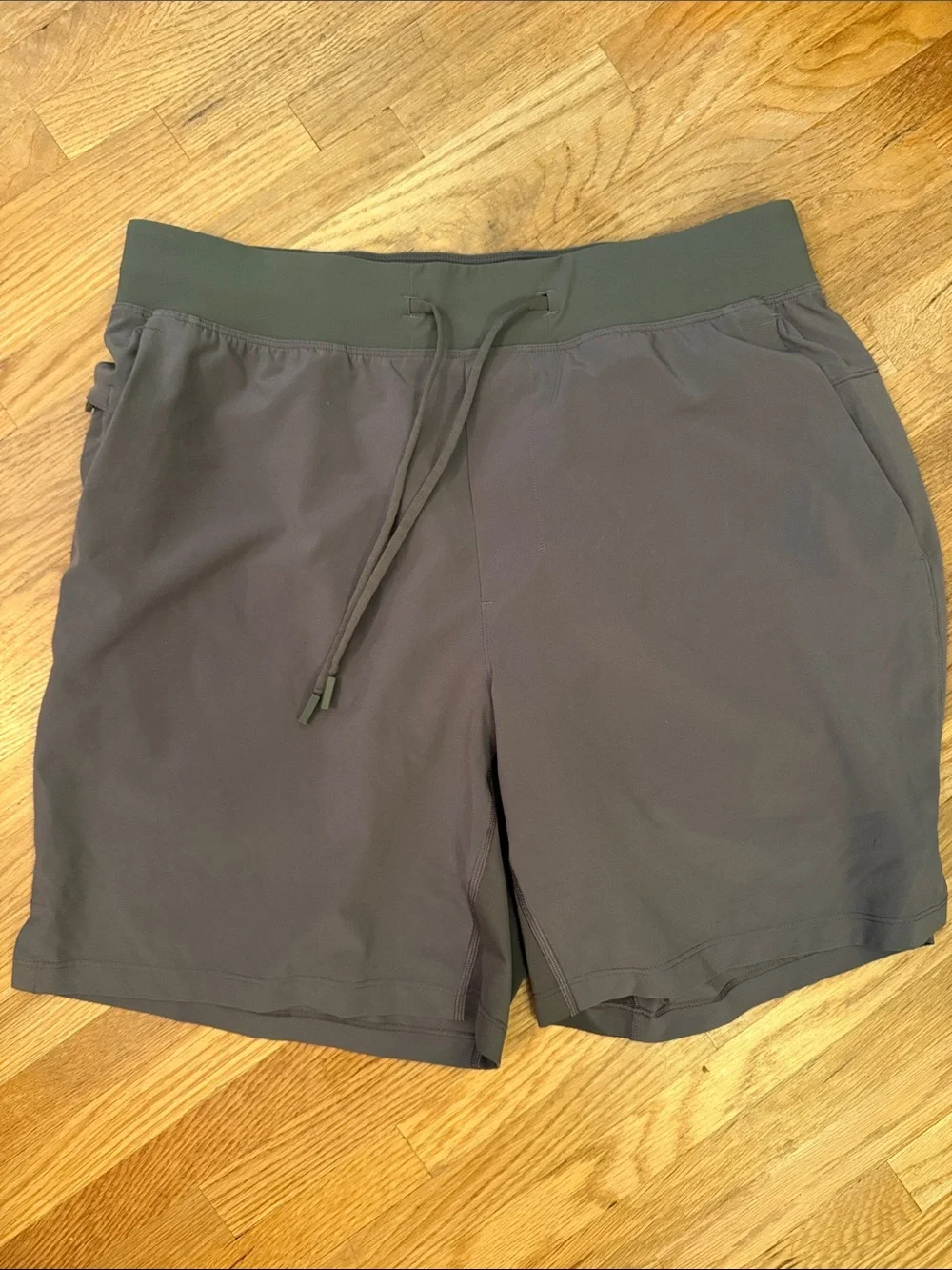 lululemon athletica Men's olive
License to Train liner less
7in - Picture 1 of 4